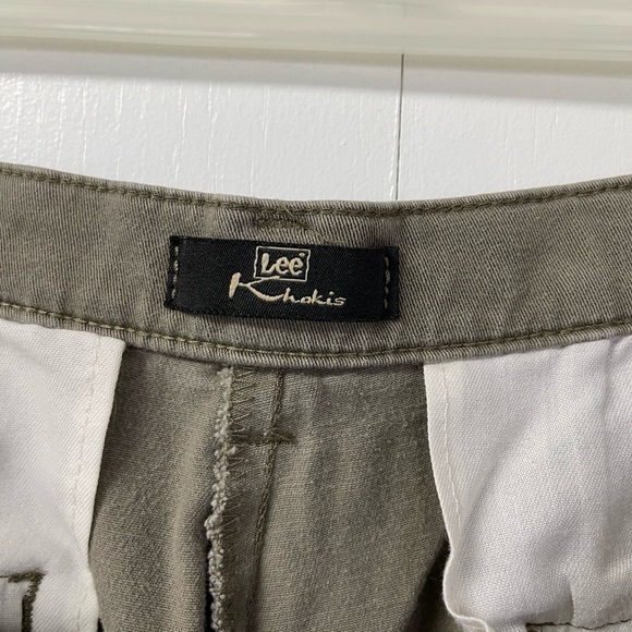 Womens Lee Khakis in taupe. Size 16 - Picture 5 of 5